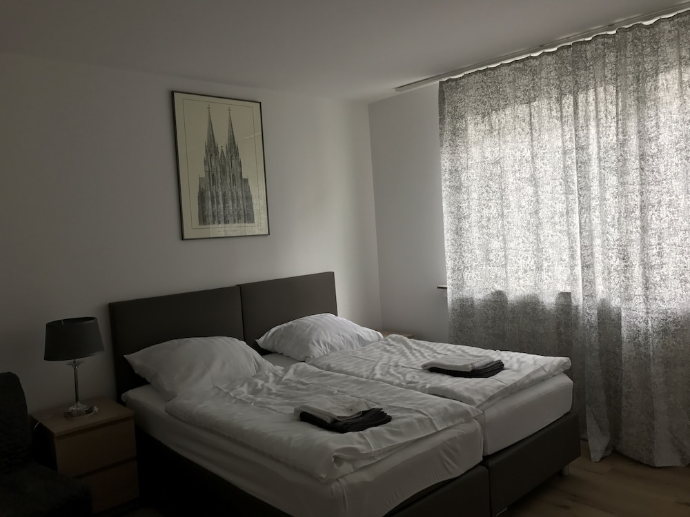 City Apartments in Koln am Rheingarten 16/45