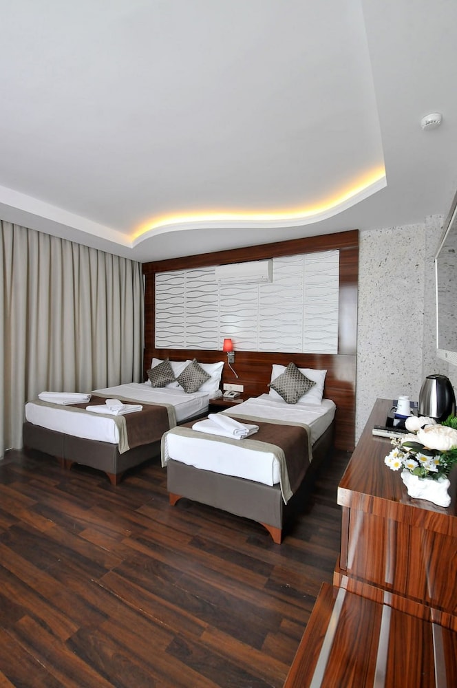Grand Barhan Hotel 17/50