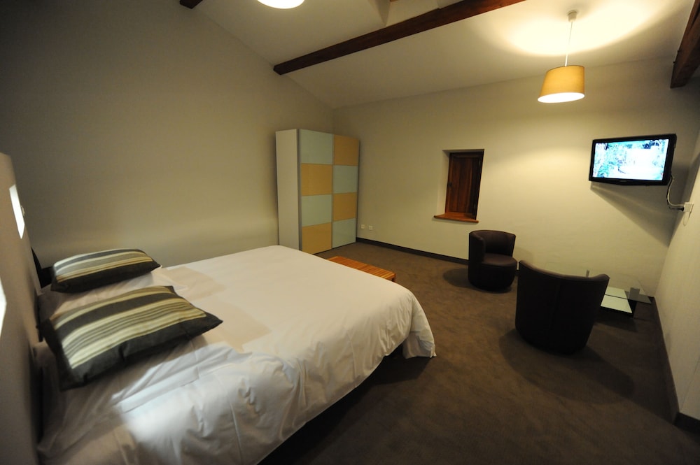 2 BEDROOMS, FAMILY SUITE