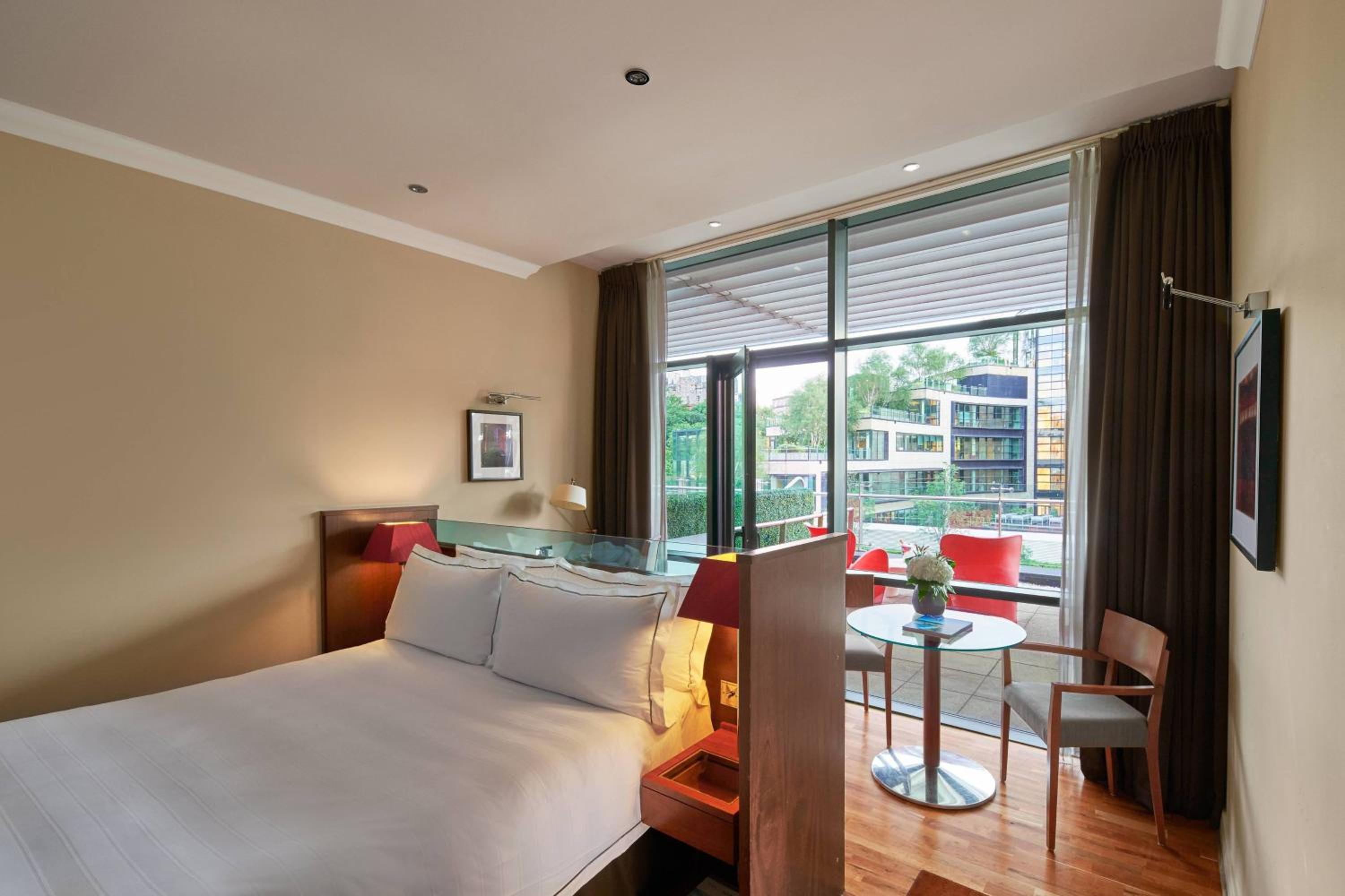 Green, King Bed, Balcony, Terrace
