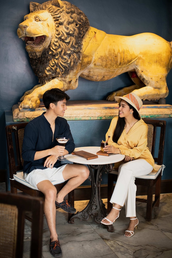 The Bridge An Eclectic Luxotel Chiangmai 11/72