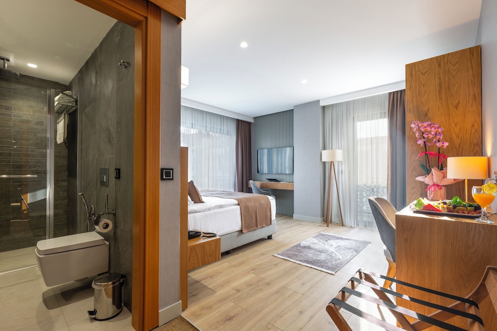 North Star Hotel 40/43