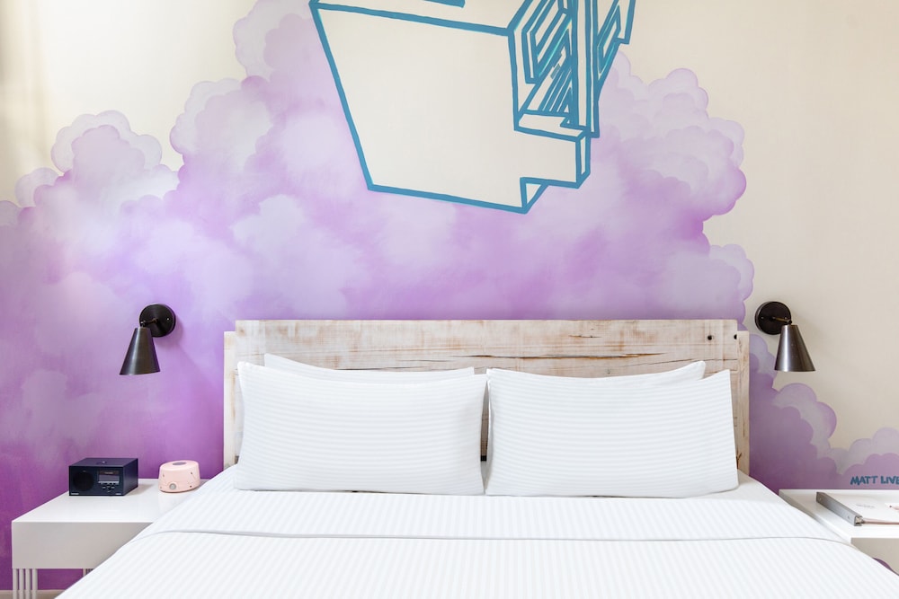 Quirk Hotel 35/85