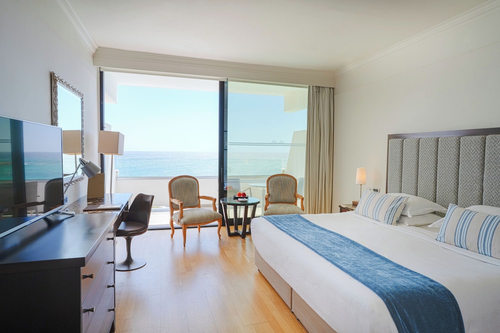 Grecian Bay Hotel 16/75