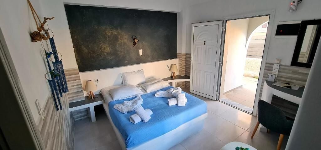 ROOM, DOUBLE BED, POOL VIEW