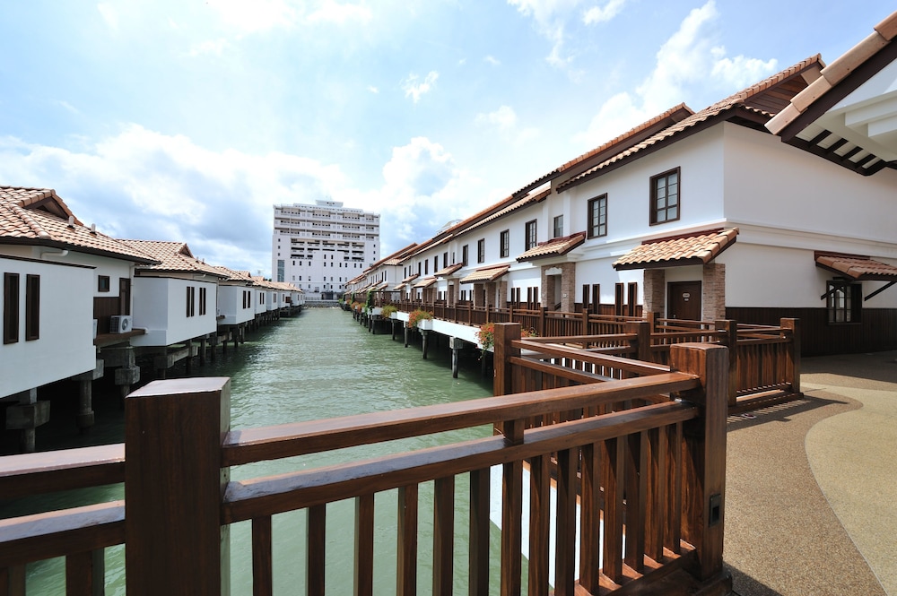 Grand Lexis Port Dickson 38/50