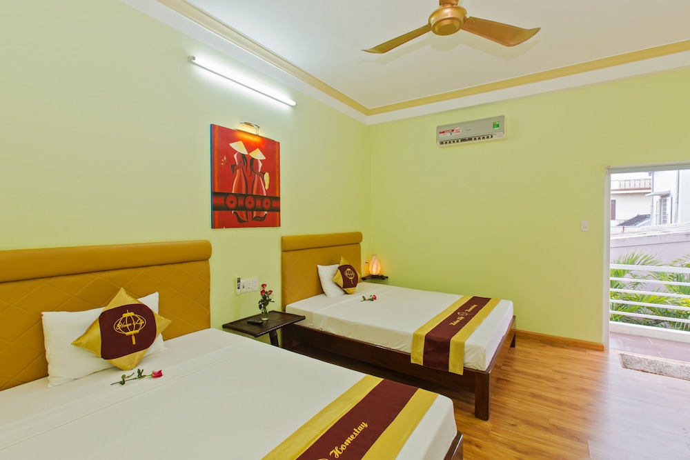 ROOM, DOUBLE OR TWIN BED