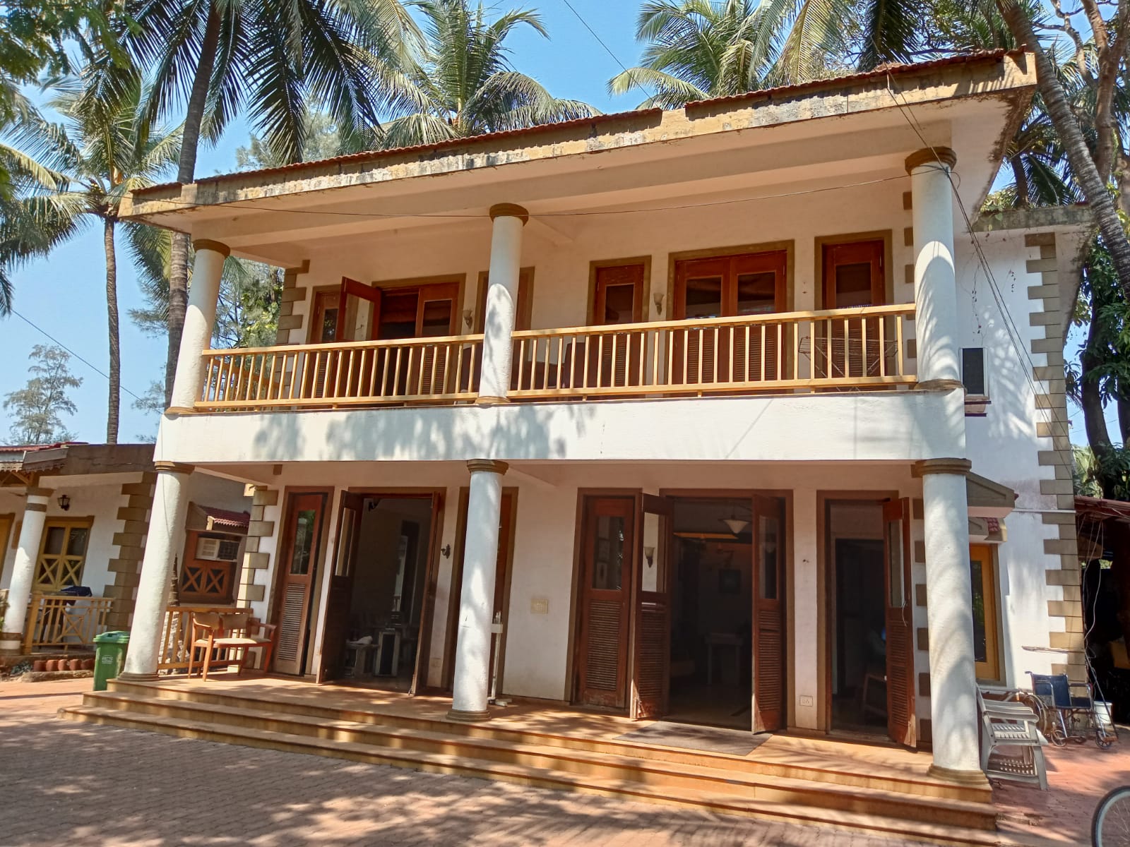 Golden Swan Beach Resort 1/17