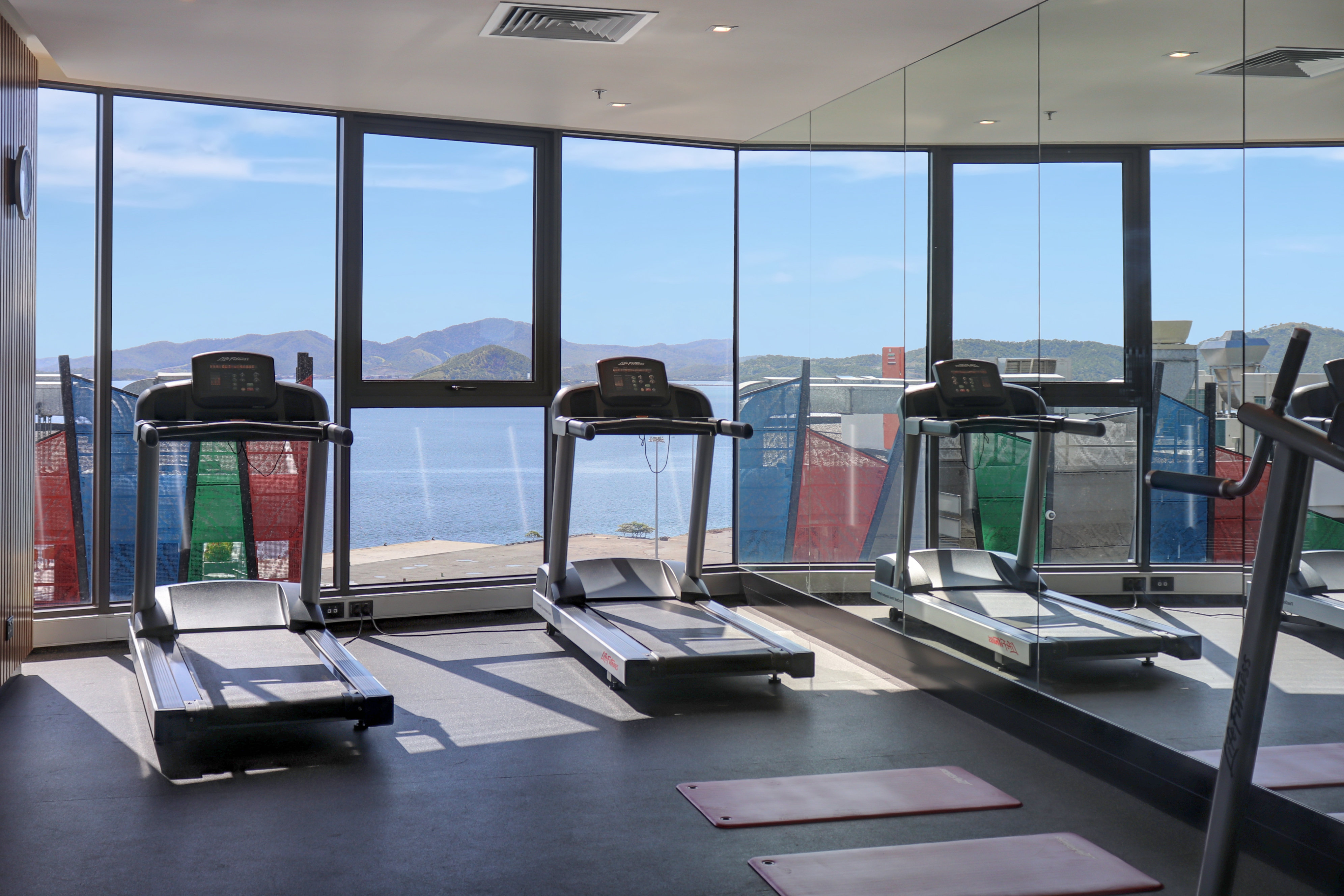 Crowne Plaza Residences Port Moresby 18/50