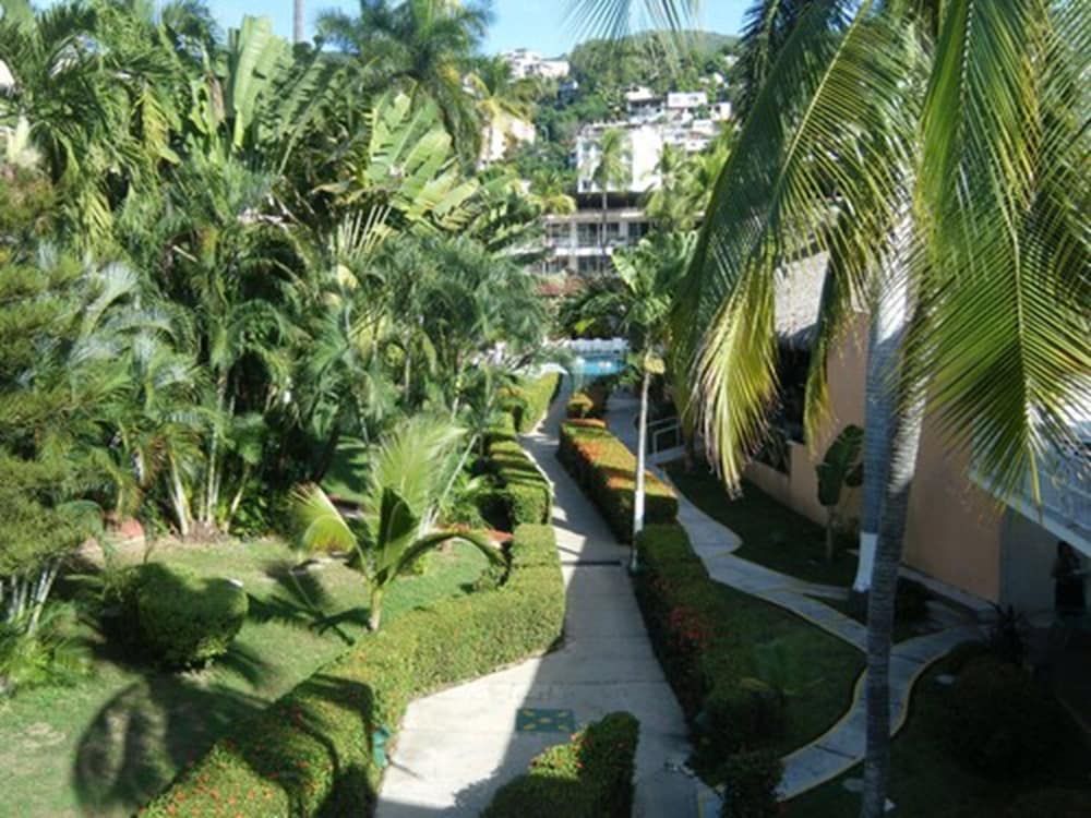 El Tropicano 25/28