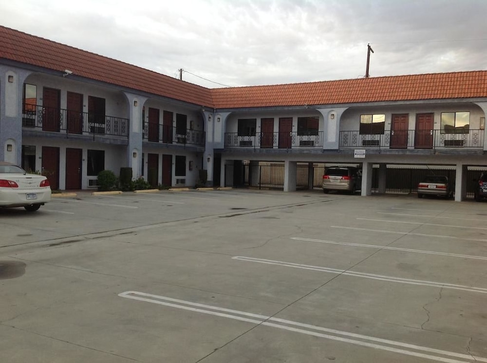Beach Inn Motel 7/17