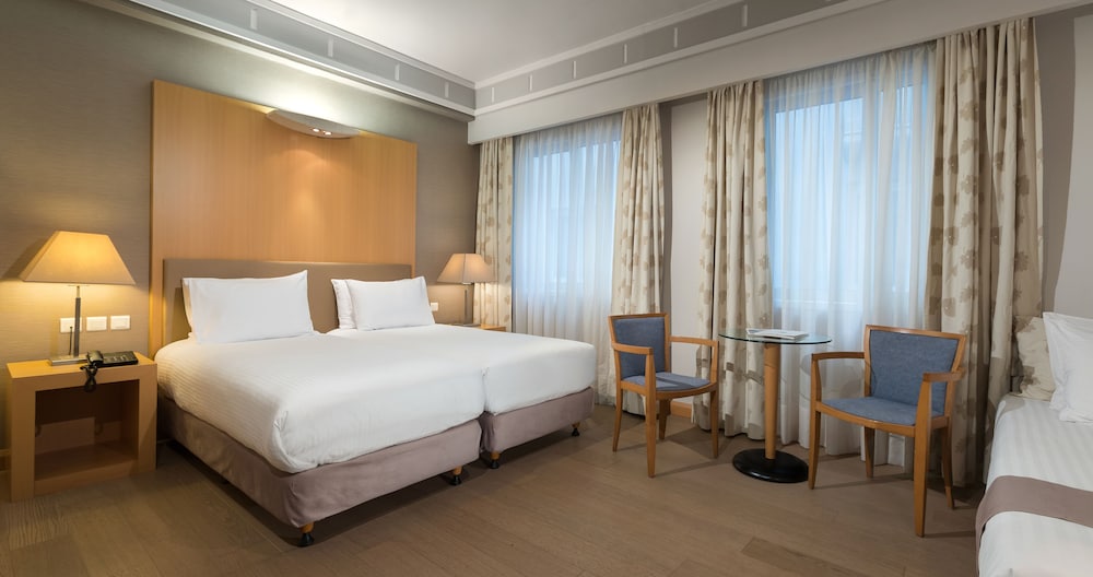 ROOM, TRIPLE