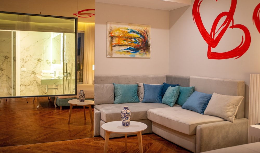Bougainville Bay Hotel 30/50