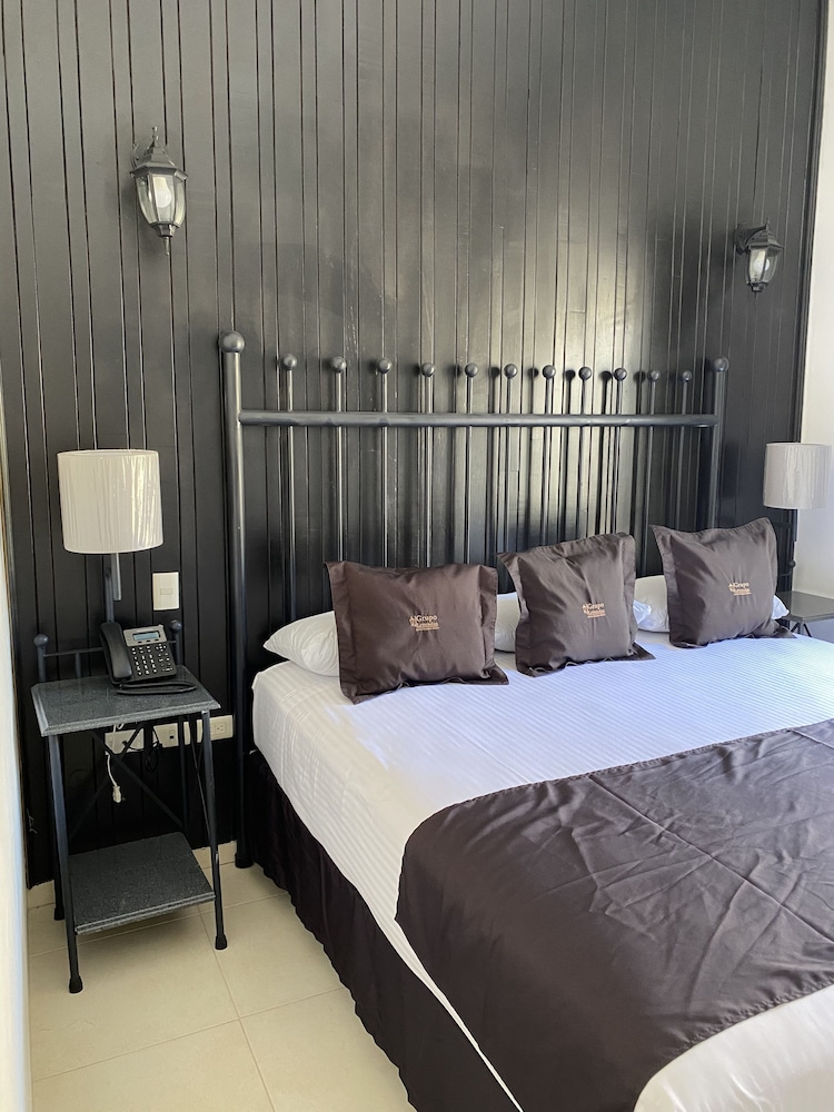Hotel Plata Condesa 32/55