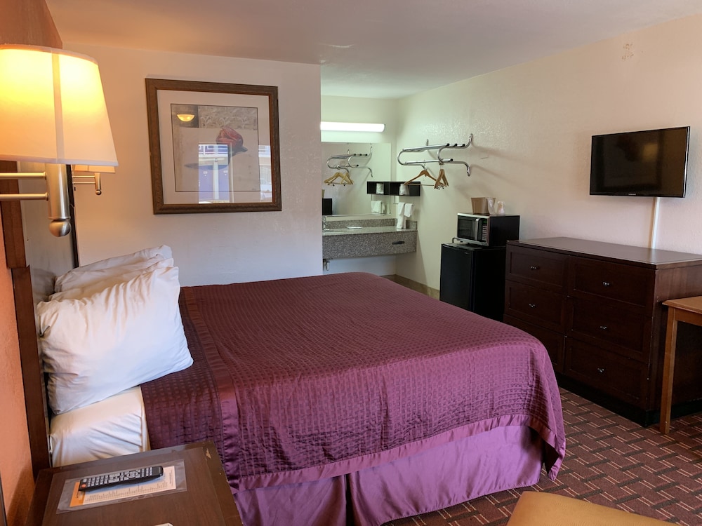 Regency Inn 28/49