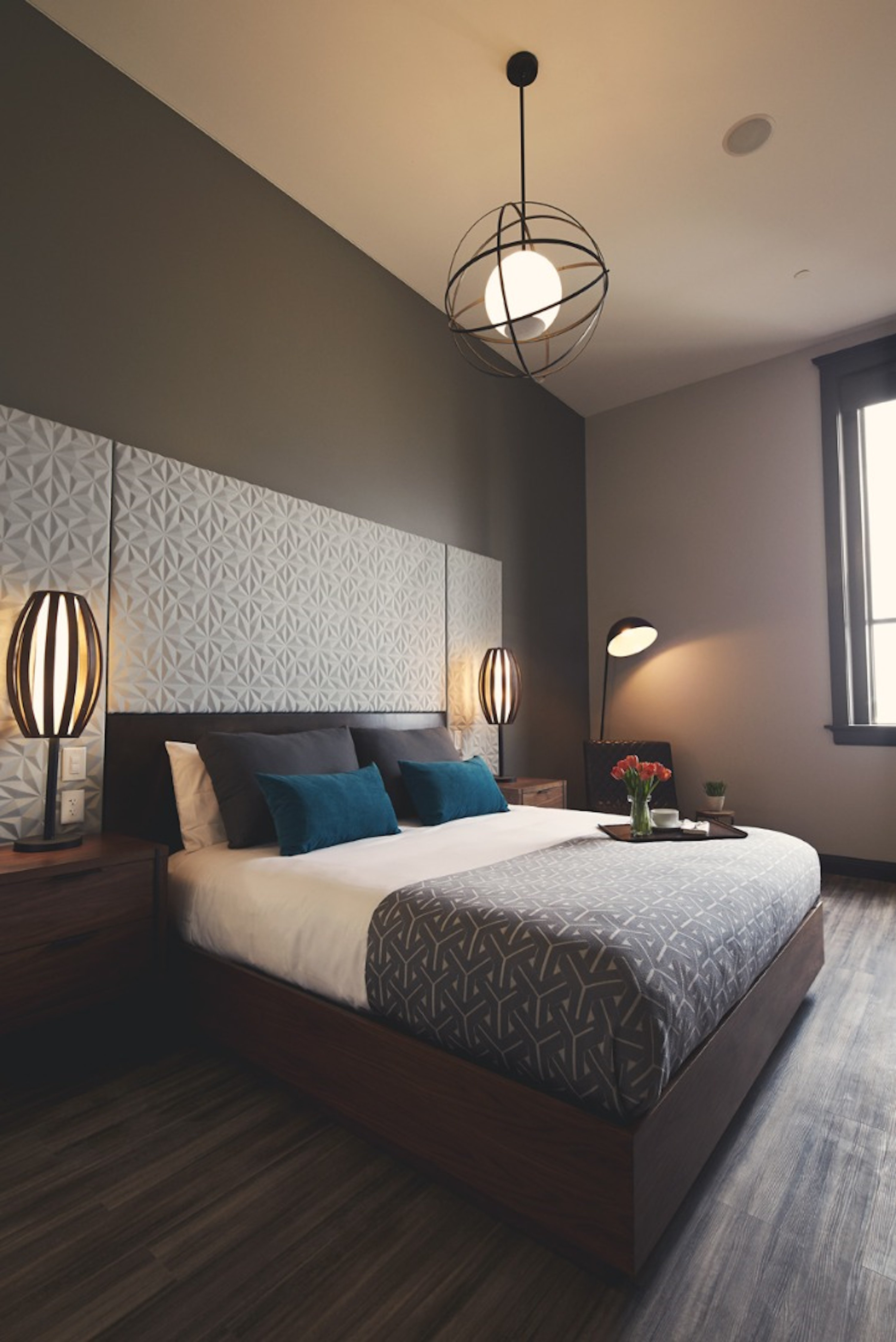 ROOM, KING BED
