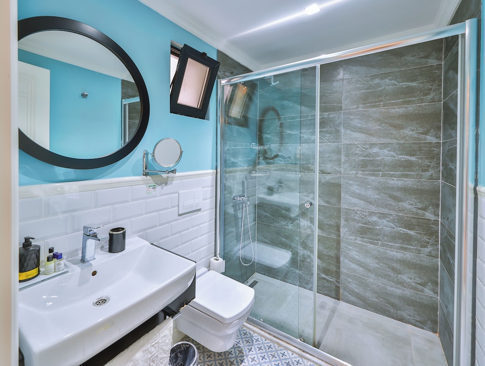 Lale Hotel 43/50