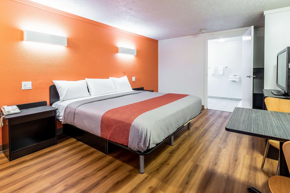 Motel6 Mansfield, OH 23/37