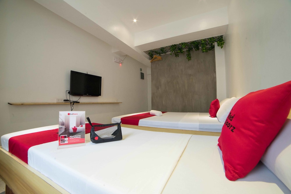 Reddoorz Plus Boni Avenue Mandaluyong 16/26