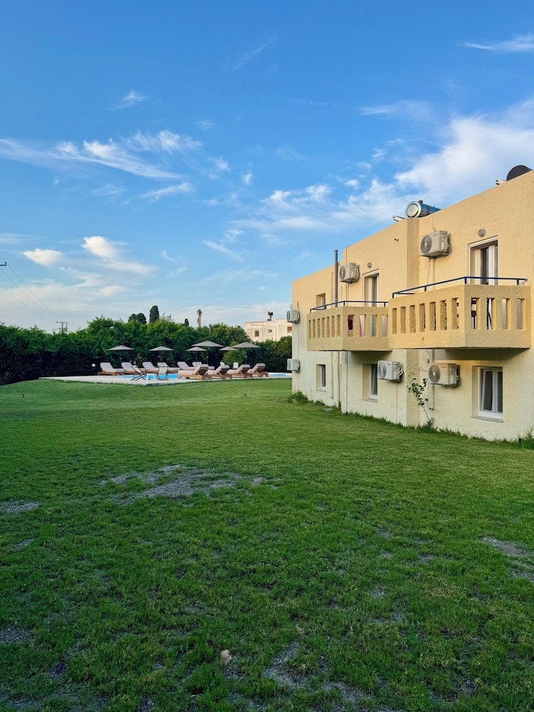 Angelos Studios 23/47
