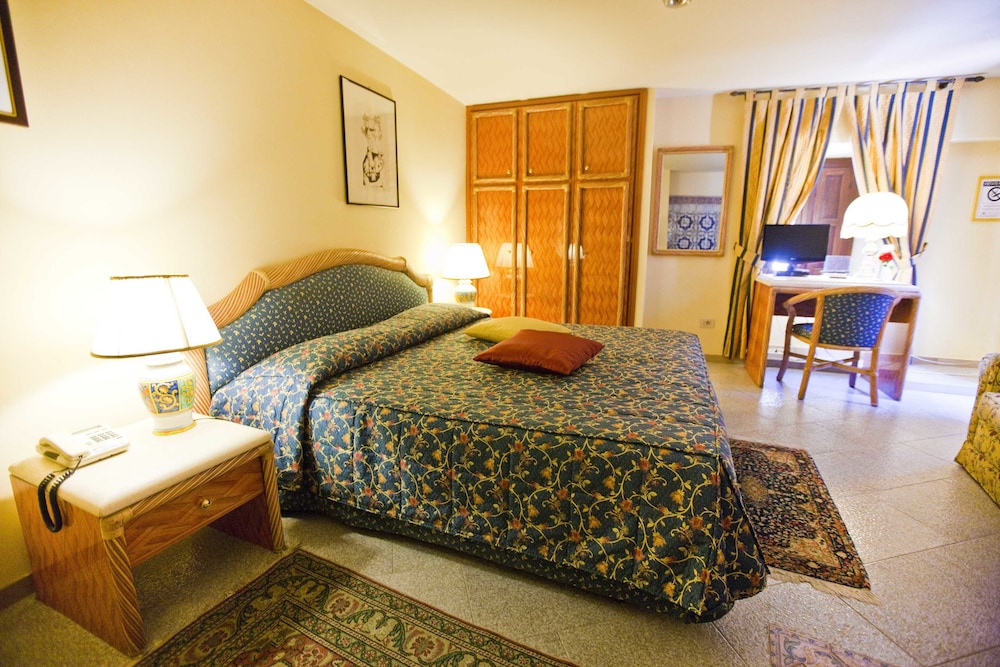 Hotel Elimo 39/72