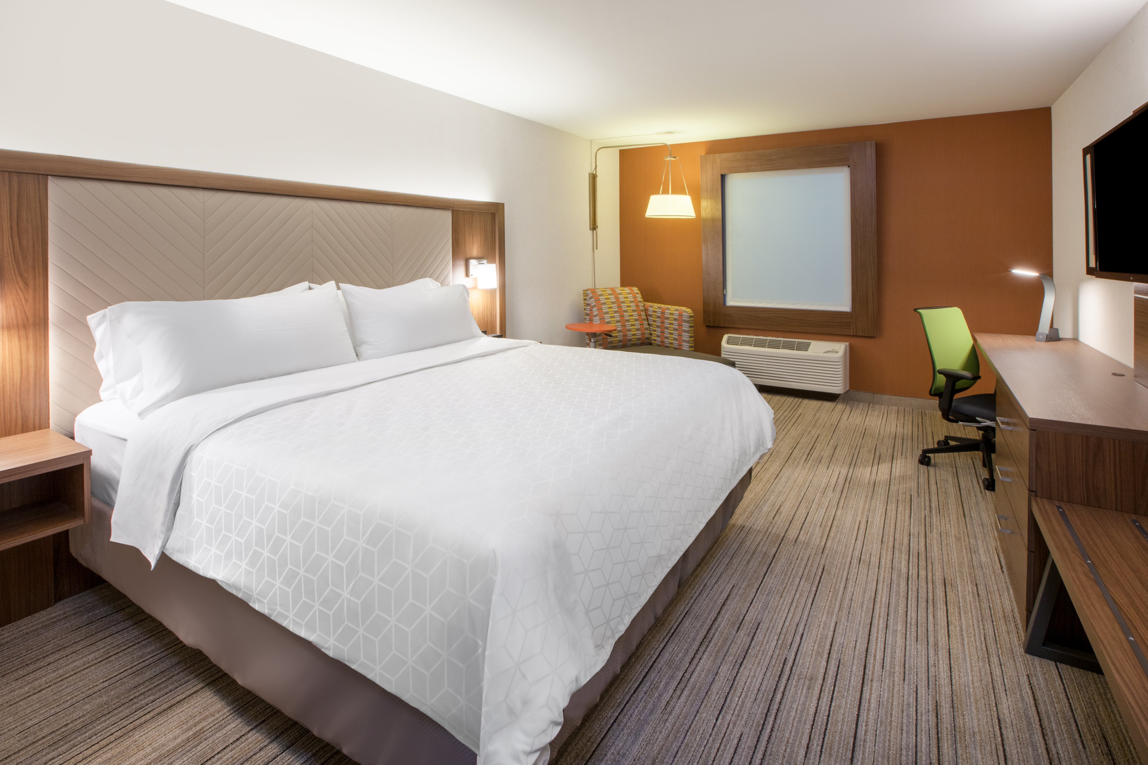 SUITE, KING BED, ACCESSIBLE