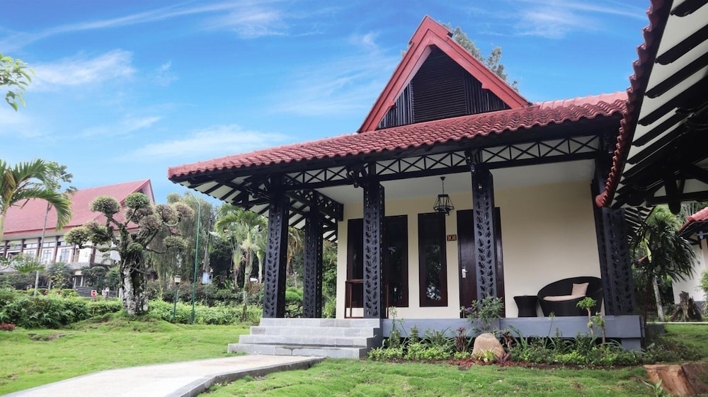 Kusuma Agrowisata Resort Convention Hotel 3/64