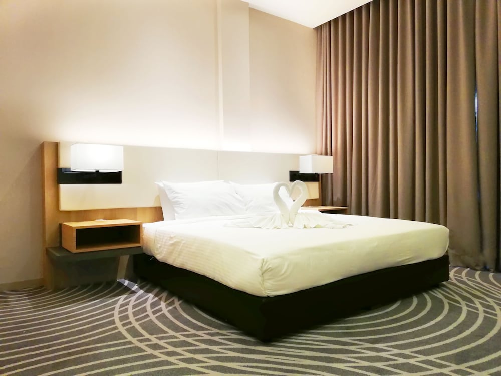 Upper View Regalia Hotel 8/50