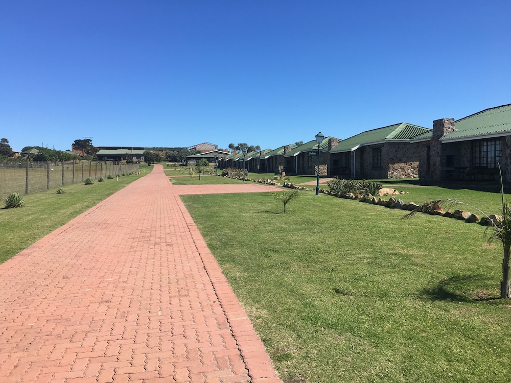 Mentors Country Estate 43/47