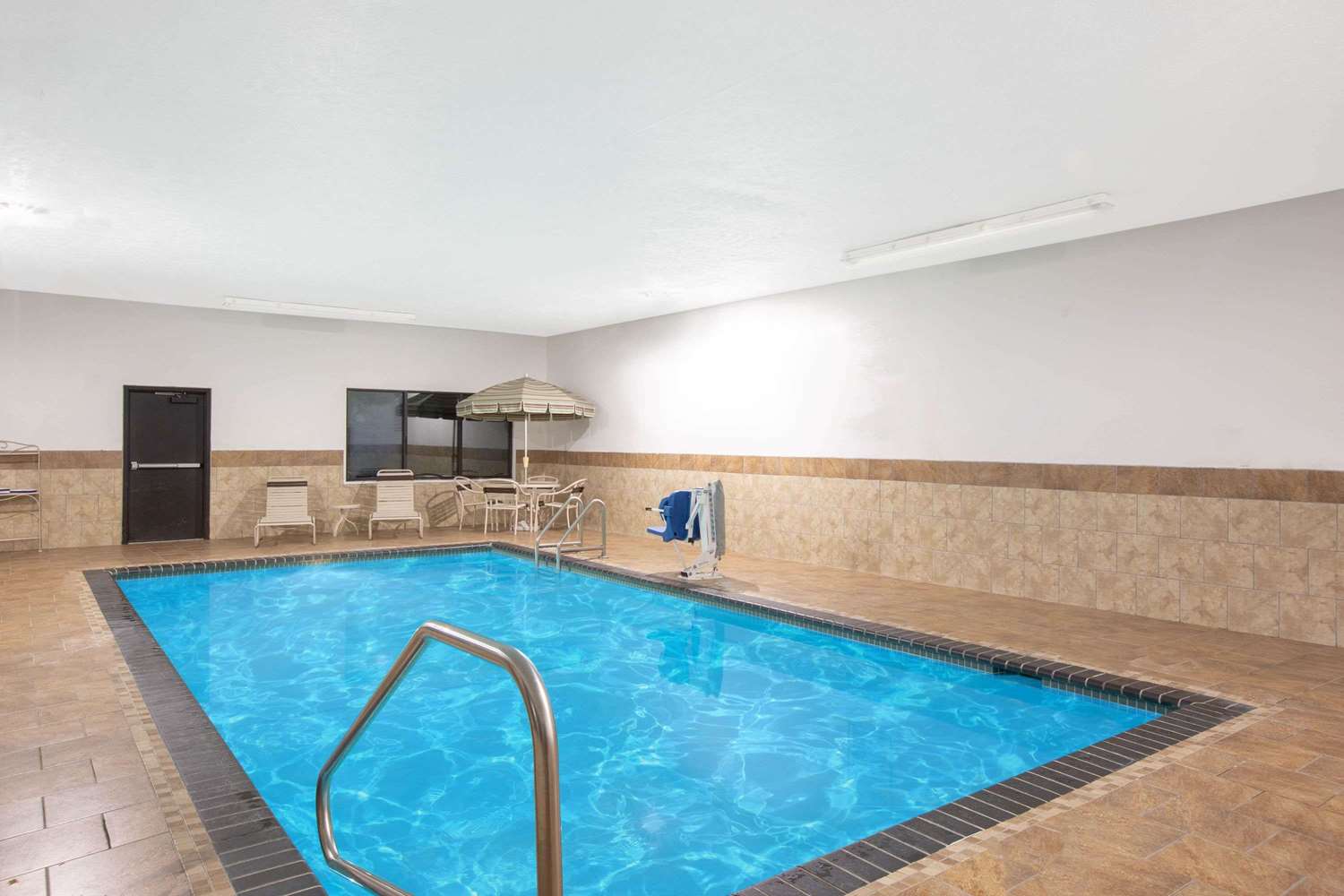 Quality Inn Council Bluffs I-80 2/5