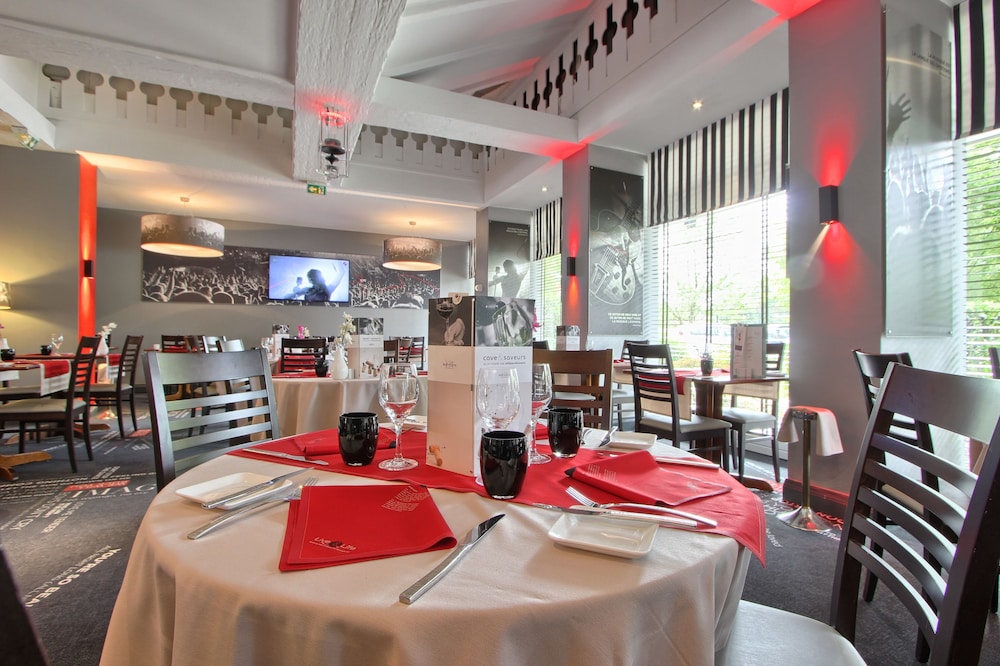 Mercure Paris Velizy 65/74
