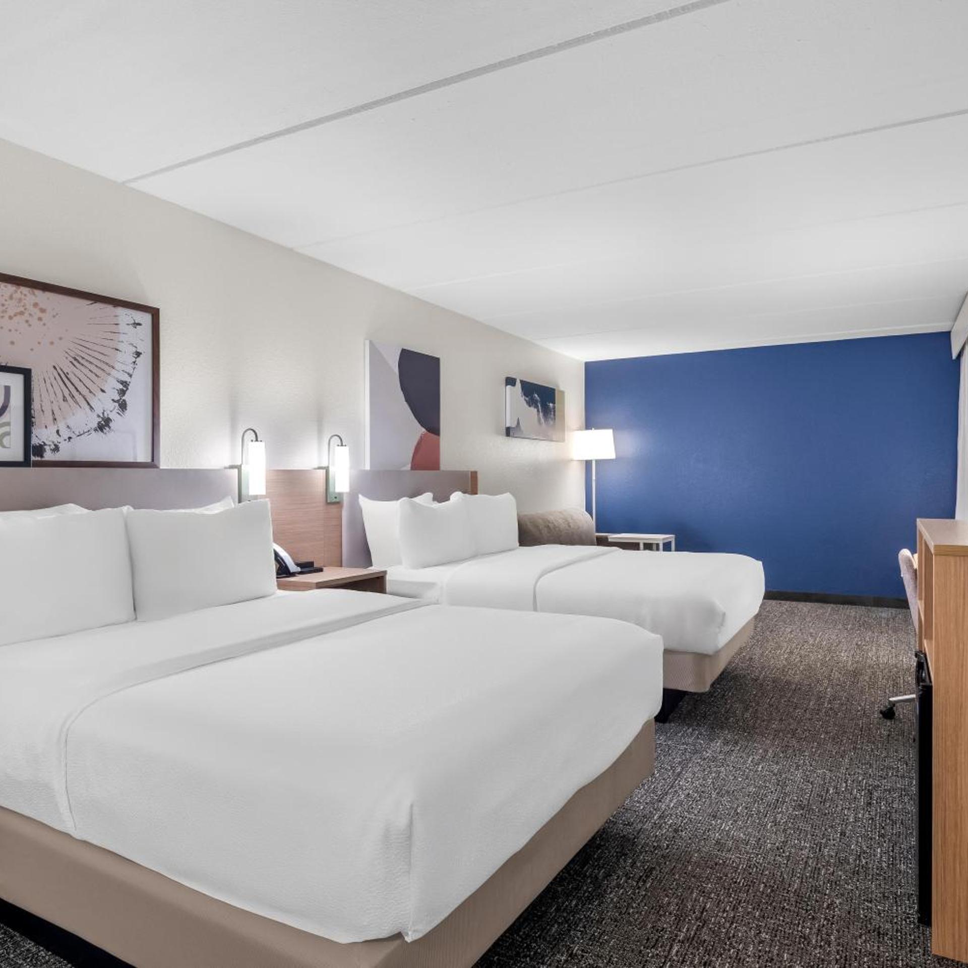 Room, King Bed, 2 Queen Beds, Accessible