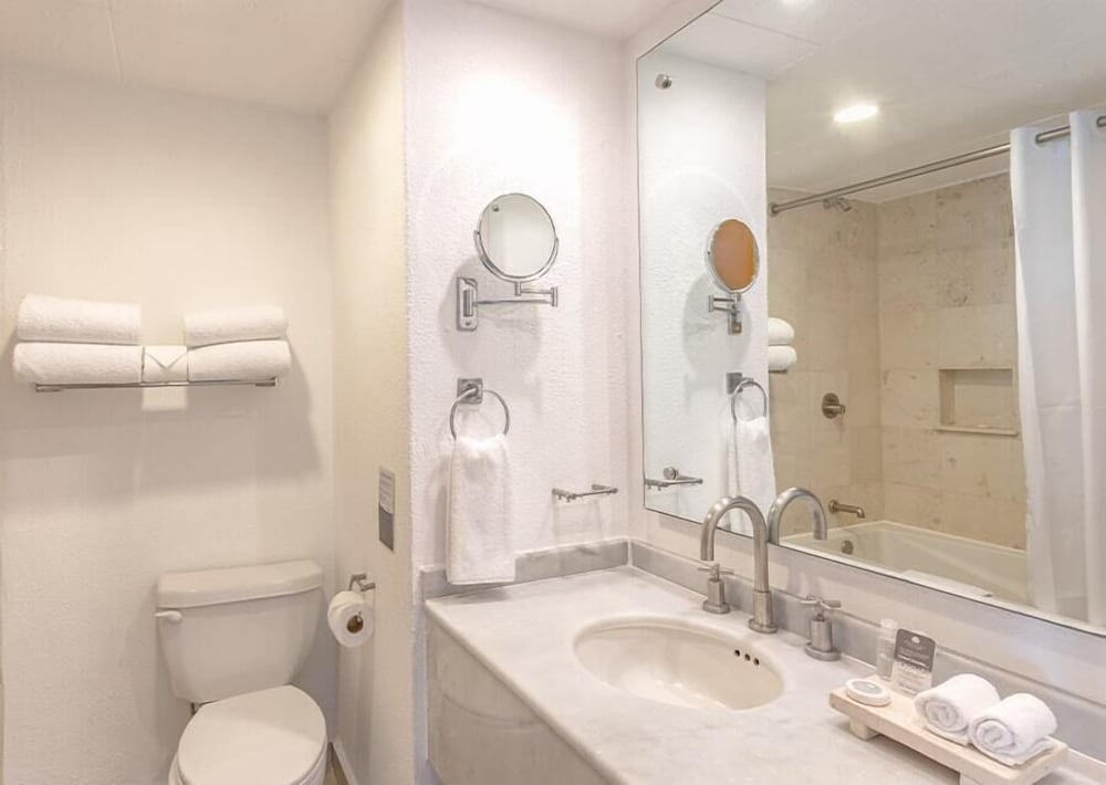 غرفة كلوب بسريرين مزدوجين بشرفة، Marival Emotions Resort & Suites Riviera Nayarit by Mercure 2/2