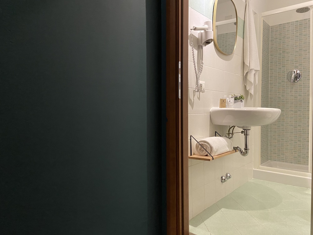 AV Hotel Milano 52/55