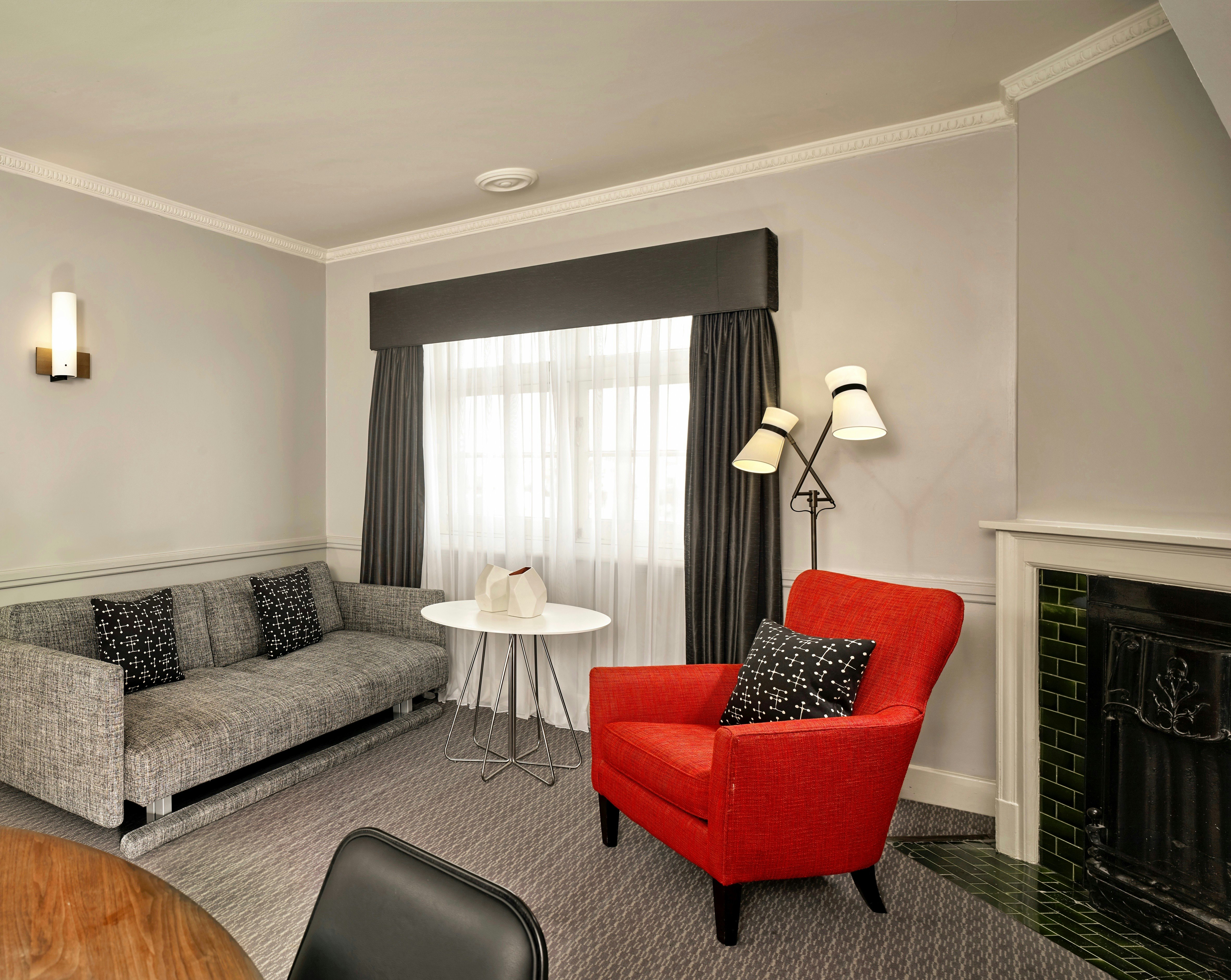 The Dilly Hotel 47/67