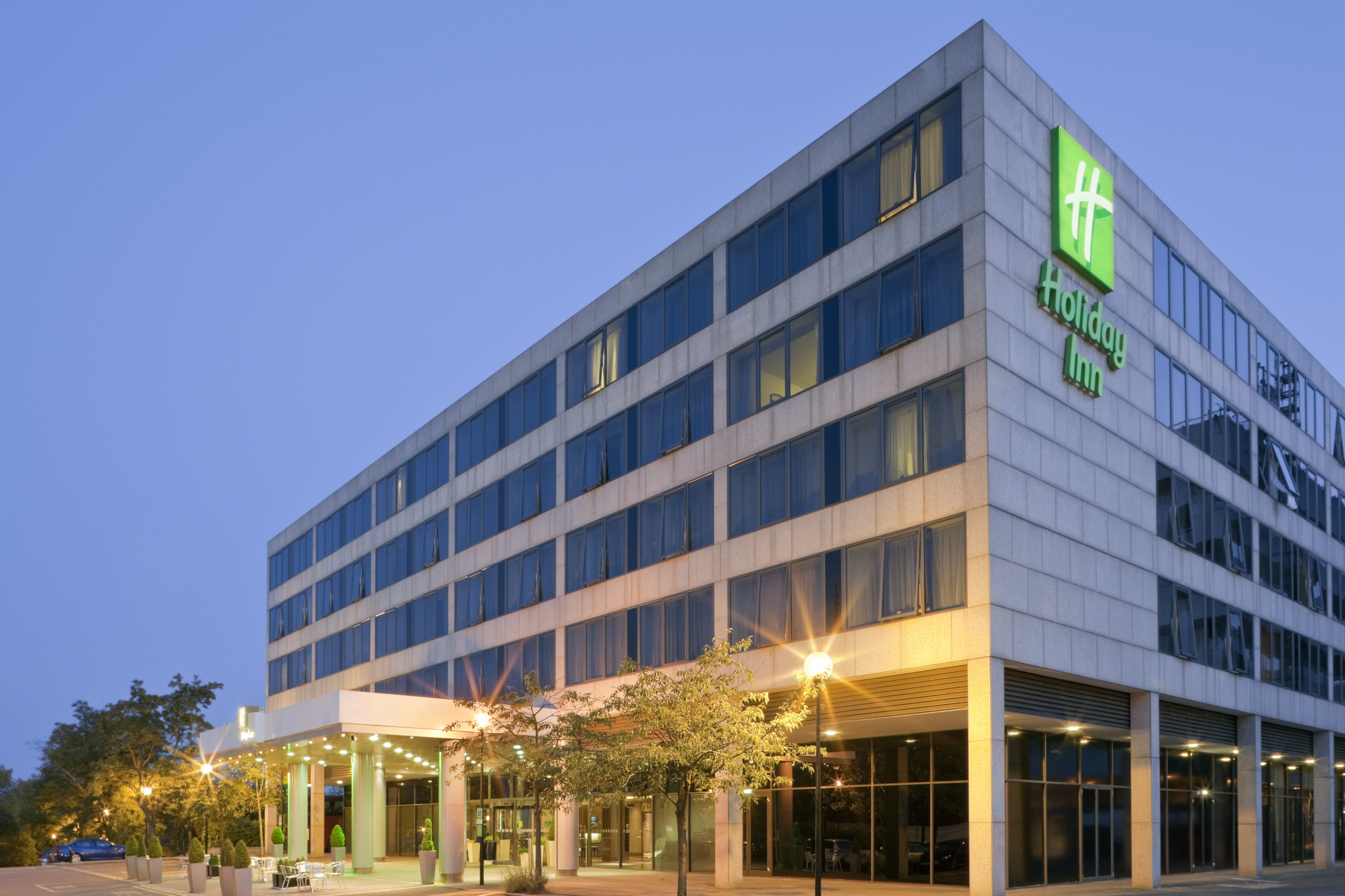 Holiday Inn Milton Keynes - Central 2/50
