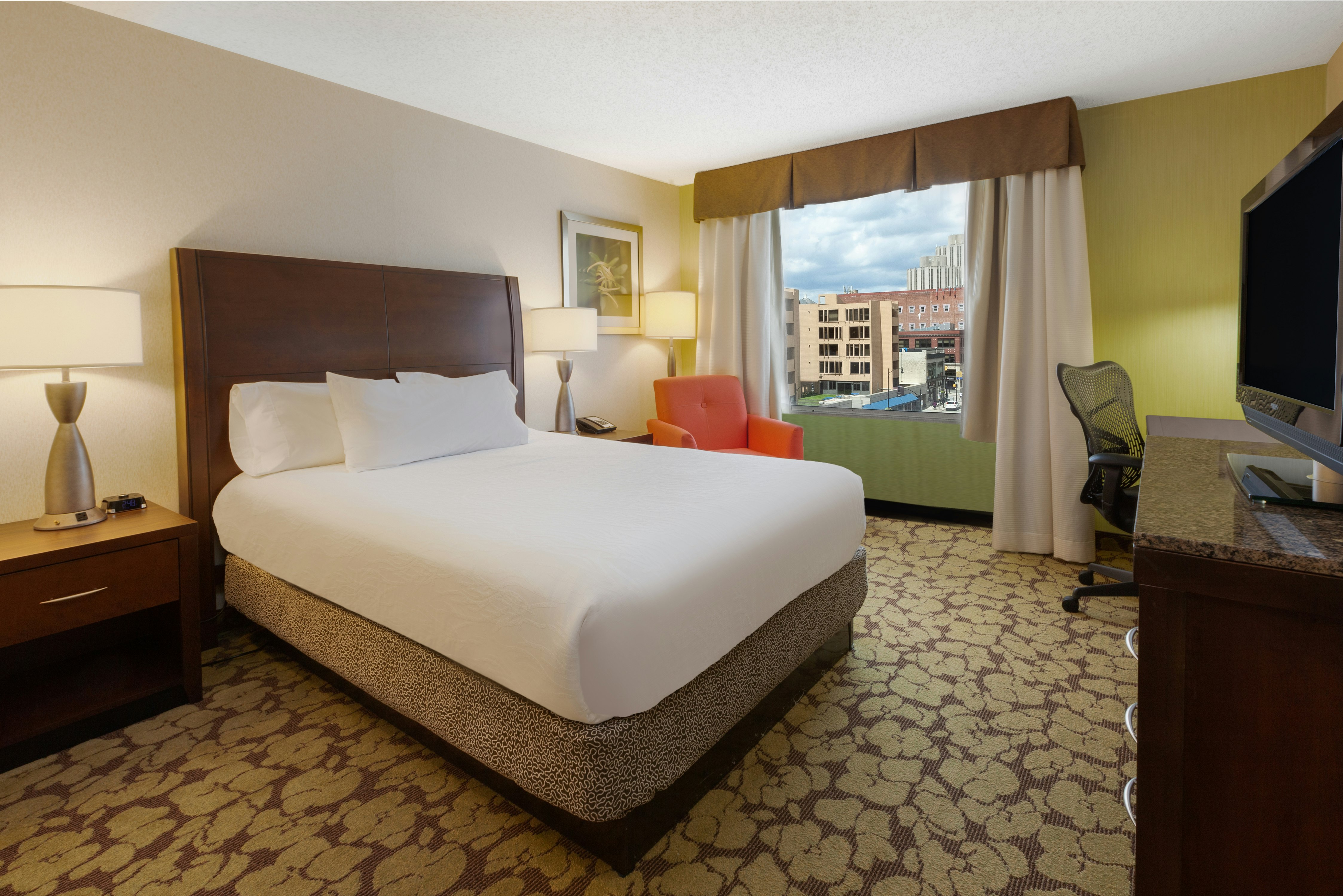 ROOM, KING BED
