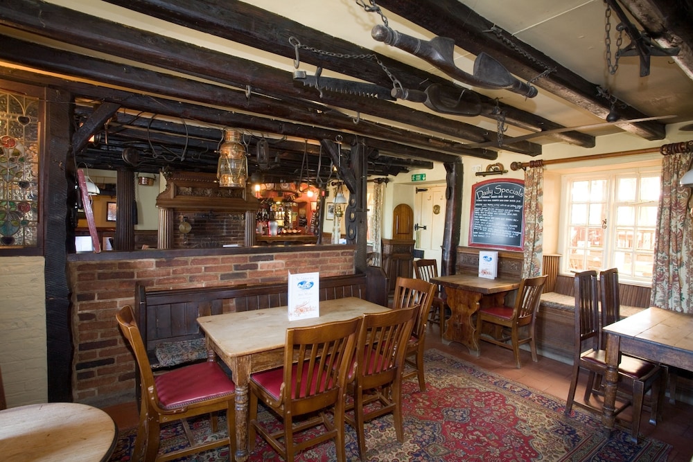 Lifeboat Inn 13/20