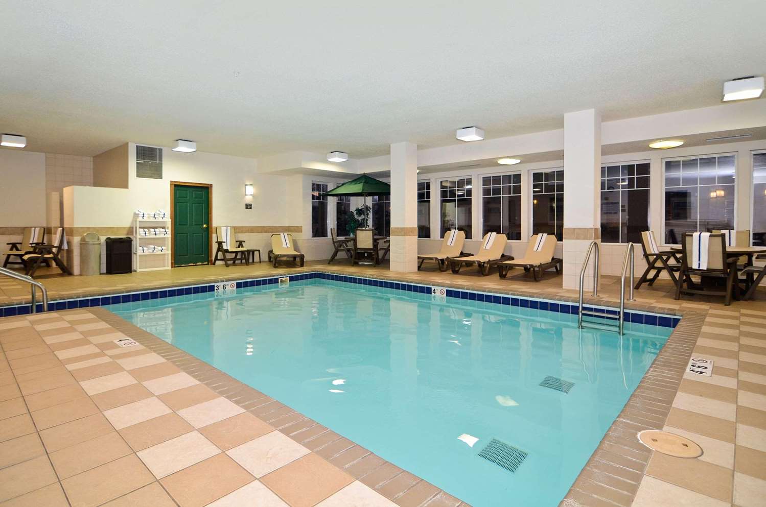 Country Inn and Suites by Radisson Stevens Point WI 9/21