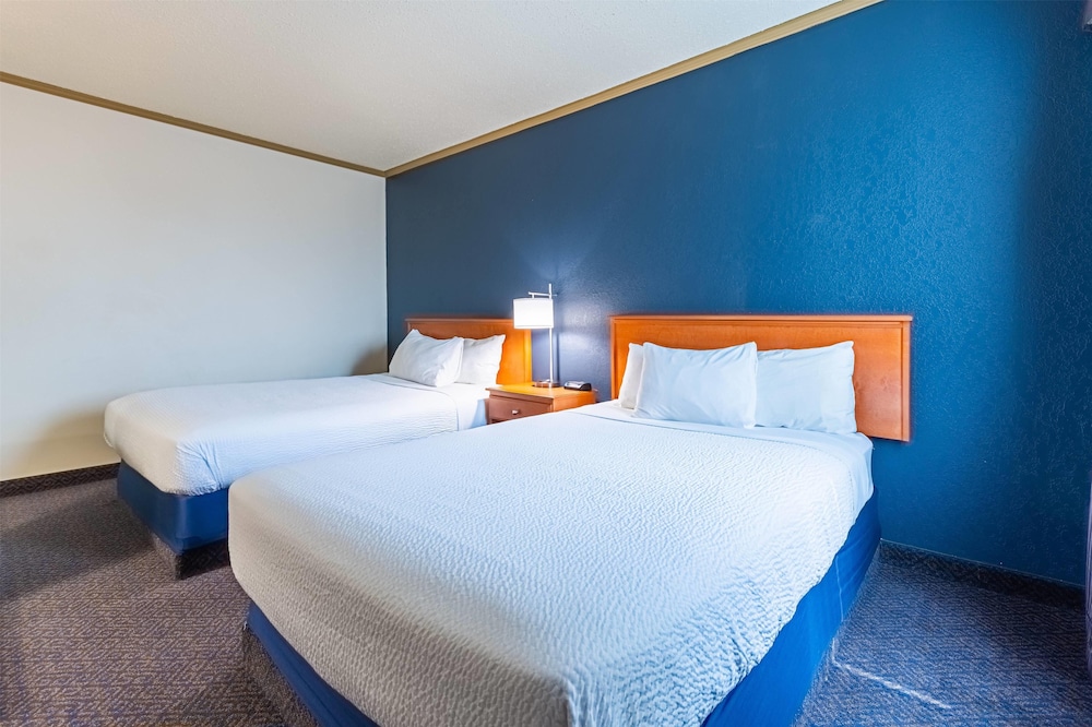 Days Inn by Wyndham Drayton Valley 17/50