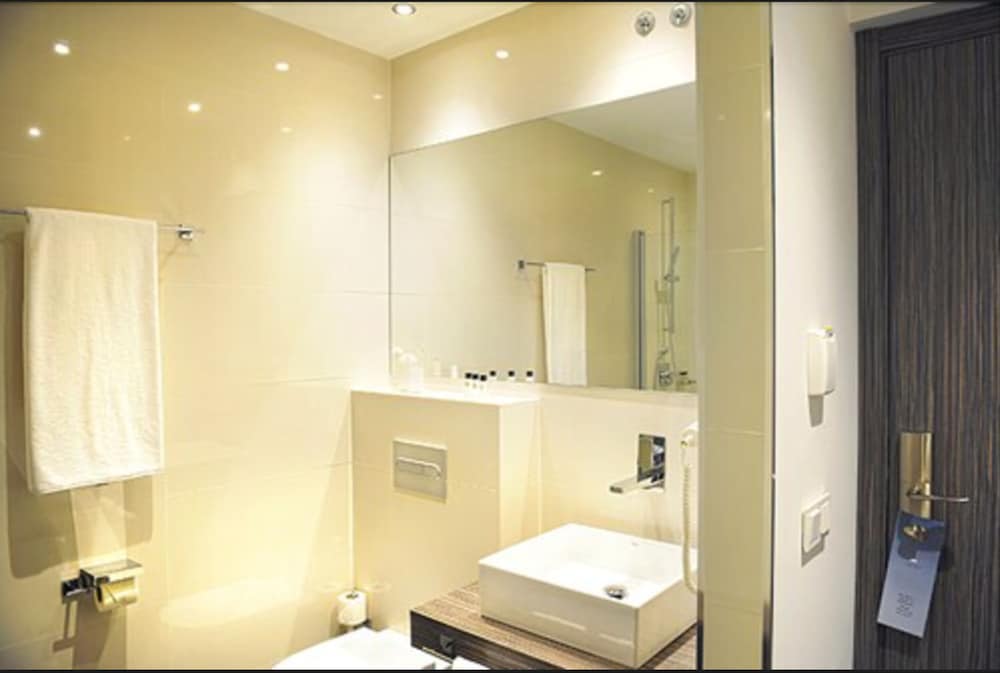 Air Rooms Madrid Airport By Premium Traveller 11/53