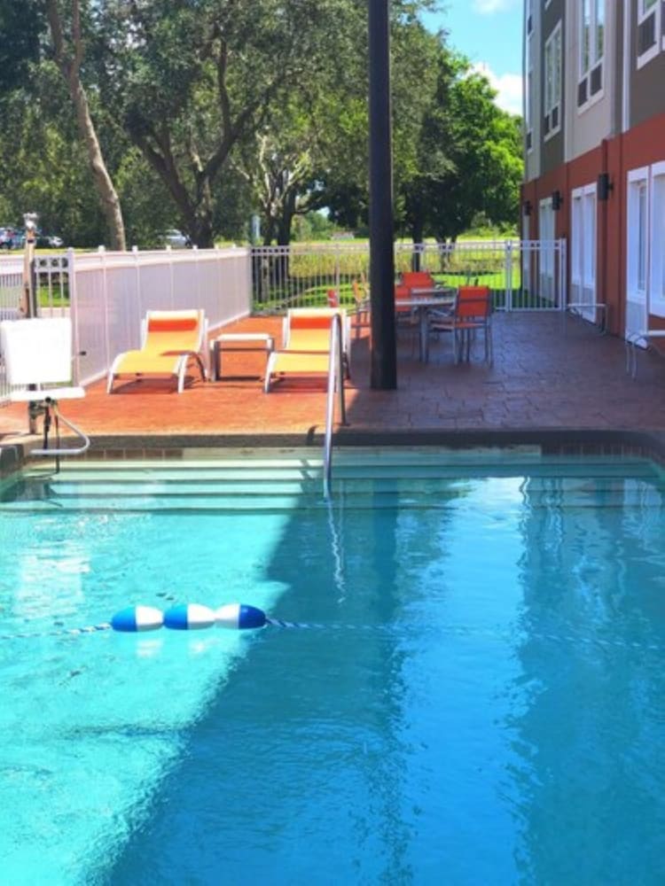 Holiday Inn Express Venice 3/52