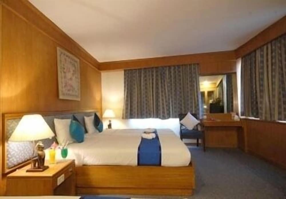 Silom Avenue Inn Bangkok 16/35