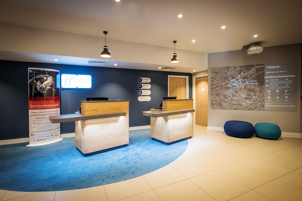 Holiday Inn Express Stockport 6/57