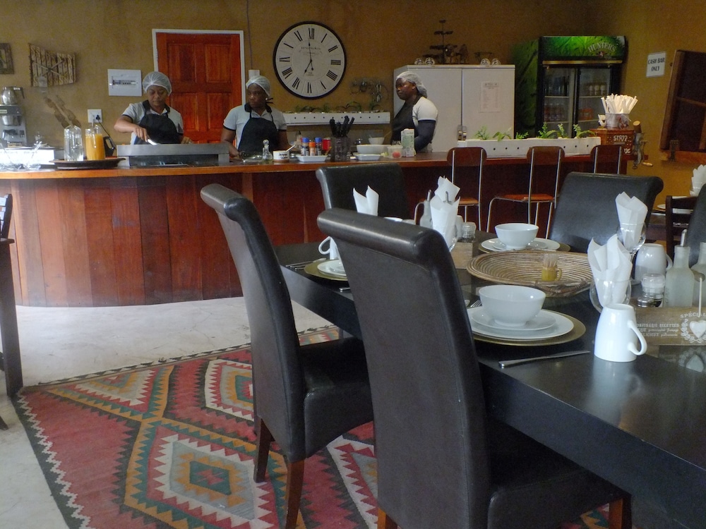 Uzuri Guesthouse 30/47