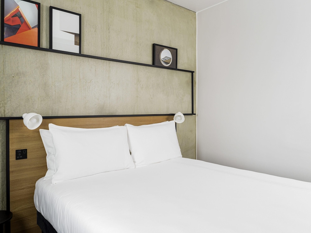 Ibis Bridgwater 30/73