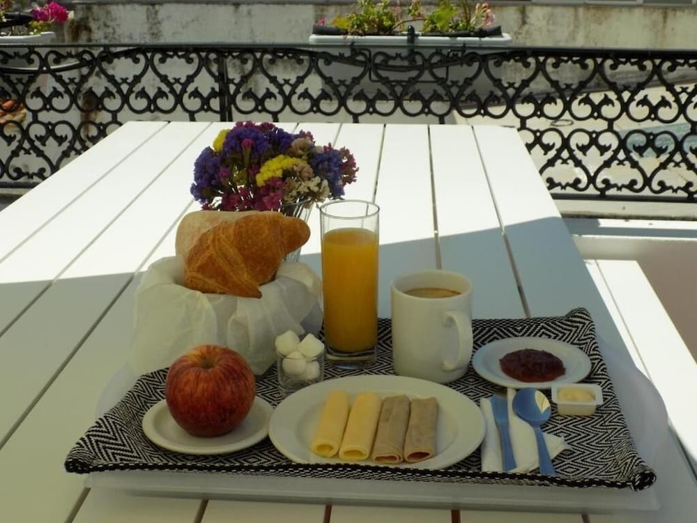 Heaven Inn Evora Hostel 54/60