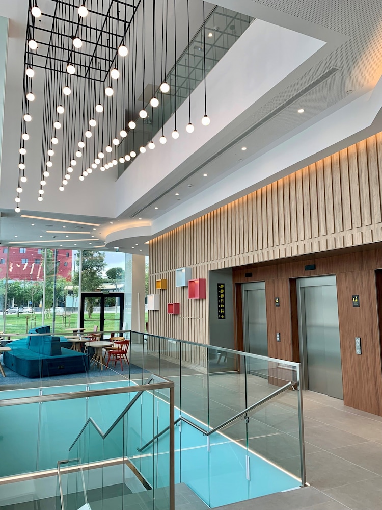 Hampton By Hilton Barcelona Fira Gran Via 7/49