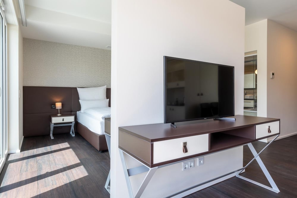 Trip Inn Conference Hotel & Suites 38/54