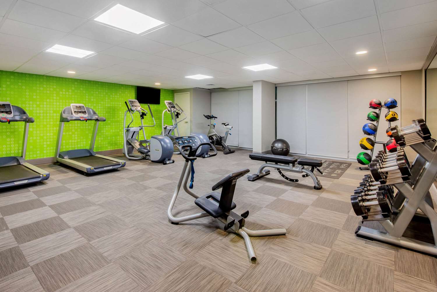 La Quinta Inn & Suites by Wyndham Baltimore BWI Airport 27/52
